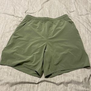 Lululemon 7in pace breaker shorts